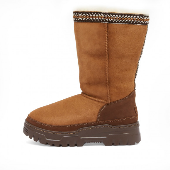 UGG Women's Classic Mini Trailgazer in Chestnut - 1158323-CHE