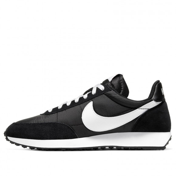 Nike hotsell tailwind 70