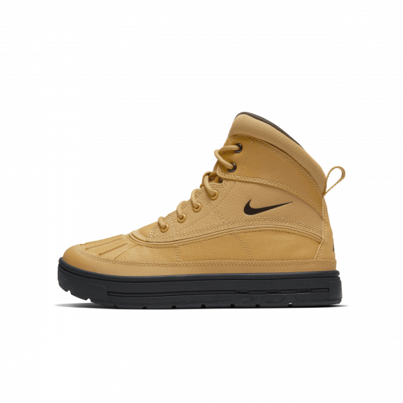 nike outdoor boots