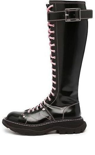 (WMNS) Alexander McQueen Tread Lace Up Boots 'Black Pink Lace' - 595466WHZ881336