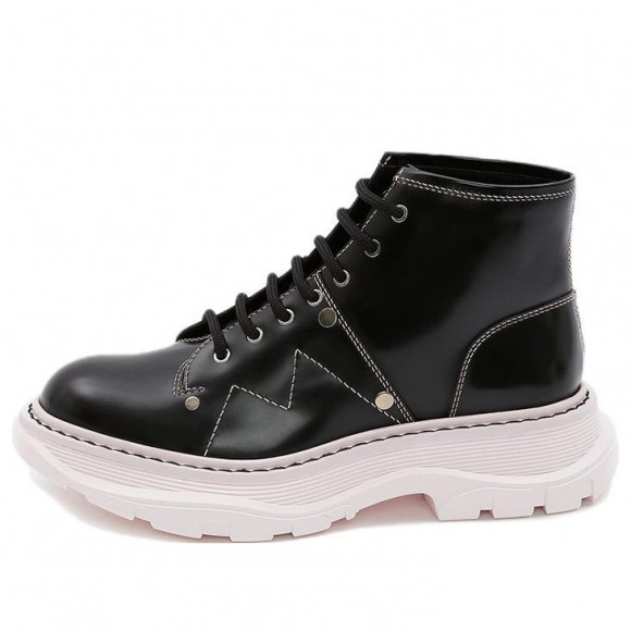 (WMNS) Alexander McQueen Tread Lace-Up Boot 'Black Pink' - 595469WHZ811488