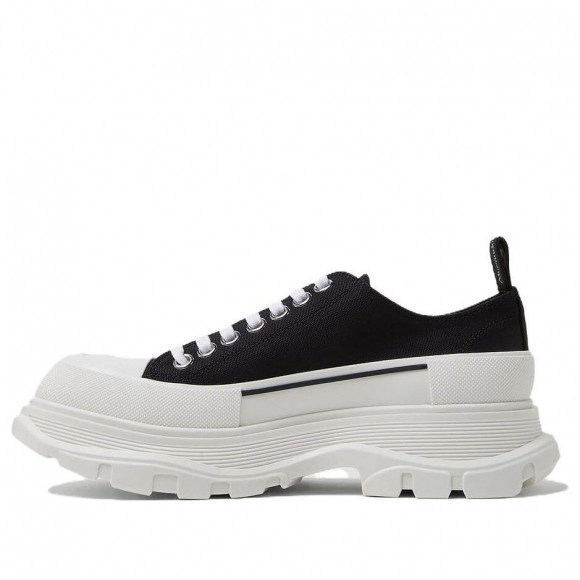 (WMNS) Alexander McQueen Tread Slick Lace Up Low 'Black White' - 633902WHBGU1071