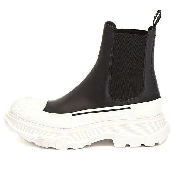 (WMNS) Alexander McQueen Chelsea Tread Ankle Boot 'Black White' - 635714WHZ611071