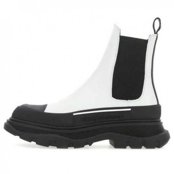 (WMNS) Alexander McQueen Tread Slick Boots 'White Black' - 635714WHZ649403