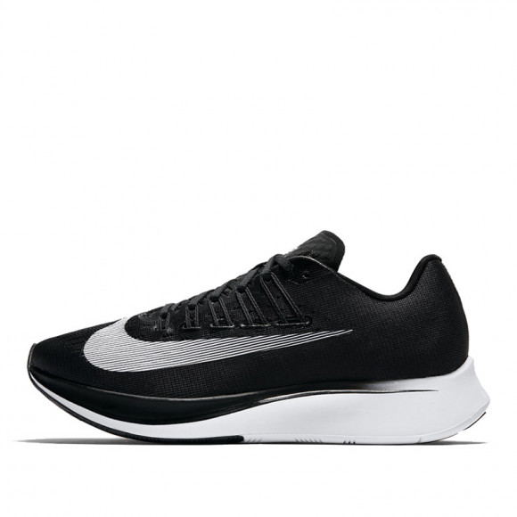 zoom fly black and white