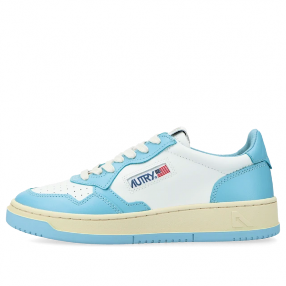 (WMNS) Autry Medalist Low Leather 'Light Blue White' - AULW-WB08