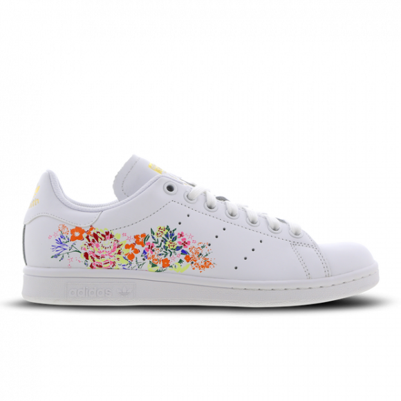 stan smith with flowers