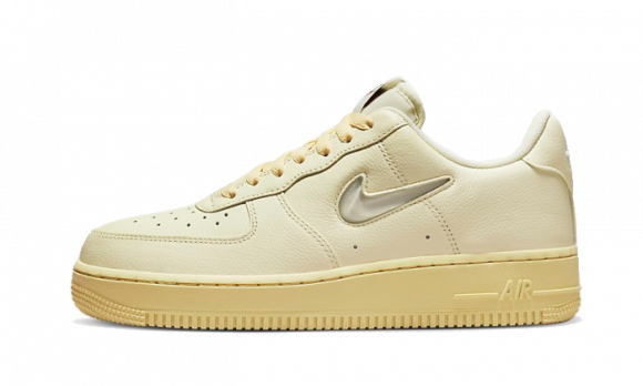 WMNS Air Force 1 '07 LX Sneakers Coconut Milk
