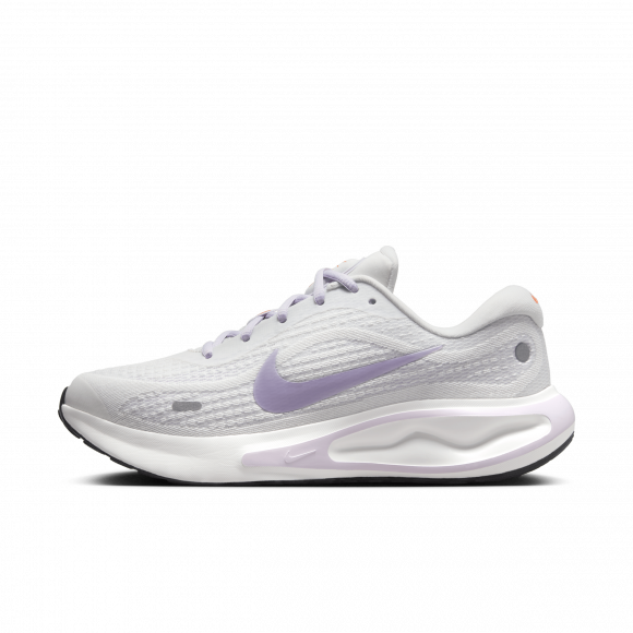 Damskie buty do biegania po asfalcie Nike Journey Run - Biel - FJ7765-100