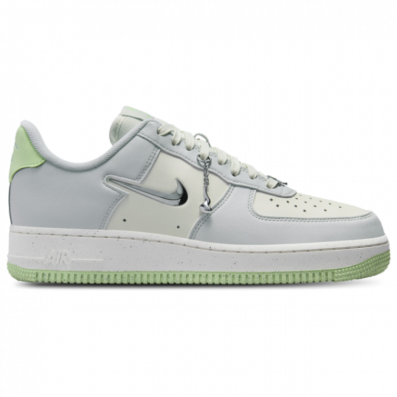 Chaussures Nike Air Force 1 '07 Next Nature SE pour femme - Vert - FN8540-001