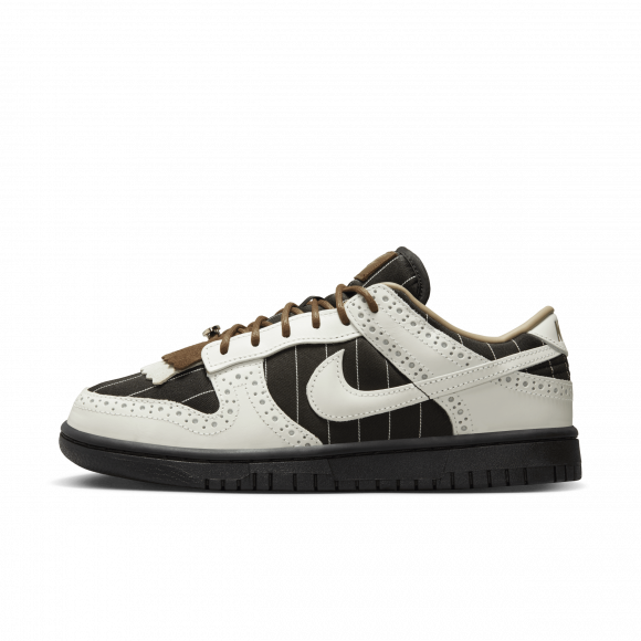 Buty damskie Nike Dunk Low LX - Czerń - FV3642-010