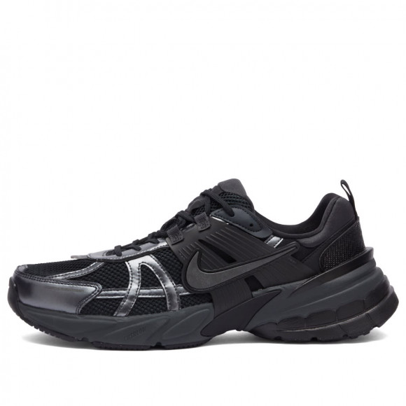 Nike Men's V2K Run Sneaker in Black/Smoke Grey/Anthracite - HJ4497-001