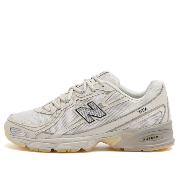 New Balance 740 Sneaker in White - U740LN1